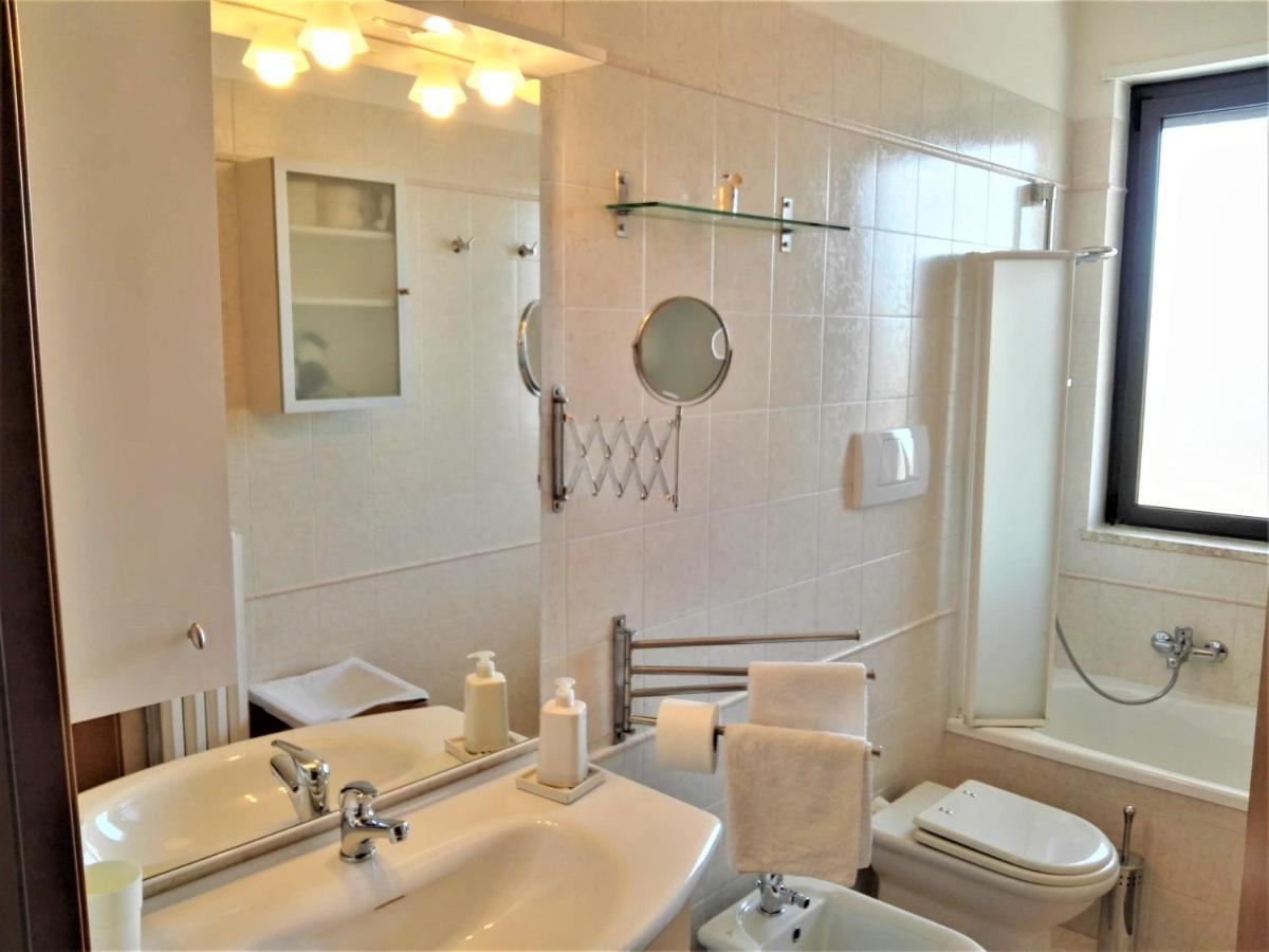 La Bomboniera Apartment Bari Bagian luar foto