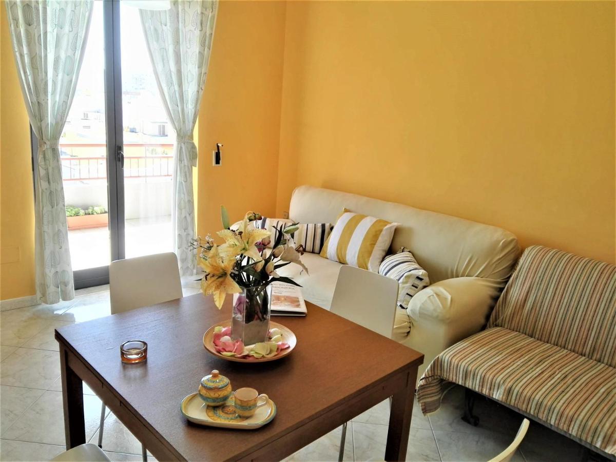 La Bomboniera Apartment Bari Bagian luar foto